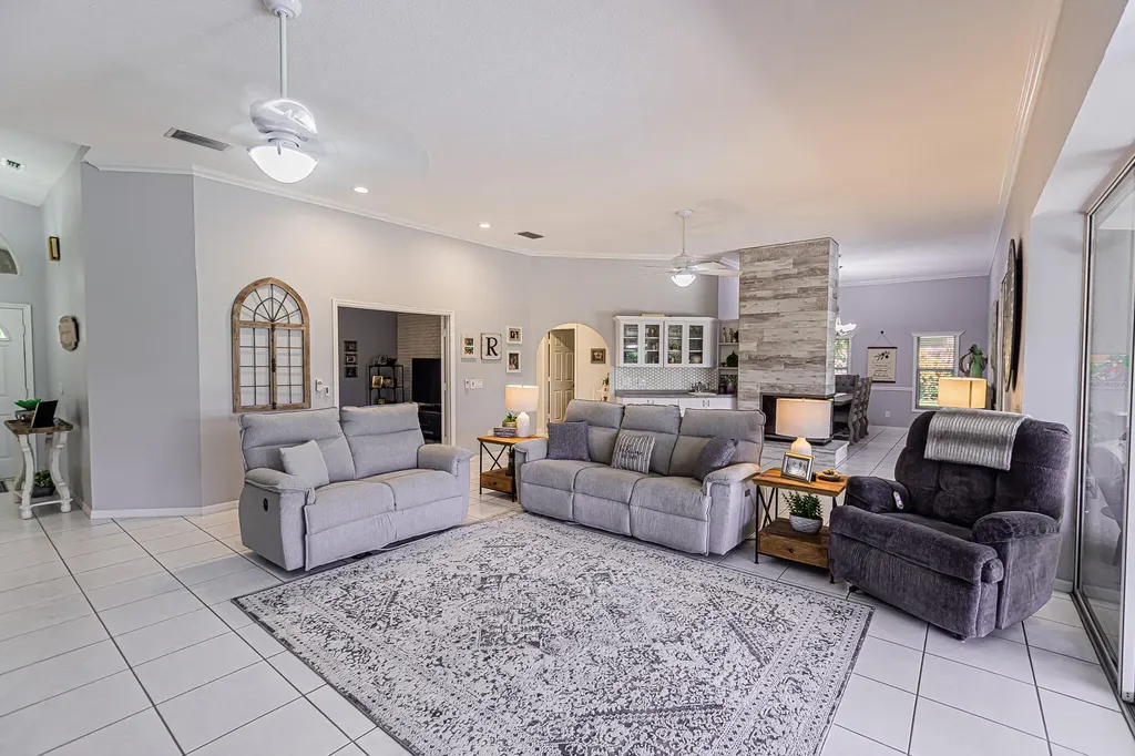 1375 SW Bent Pine Cove Port St Lucie FL 34986