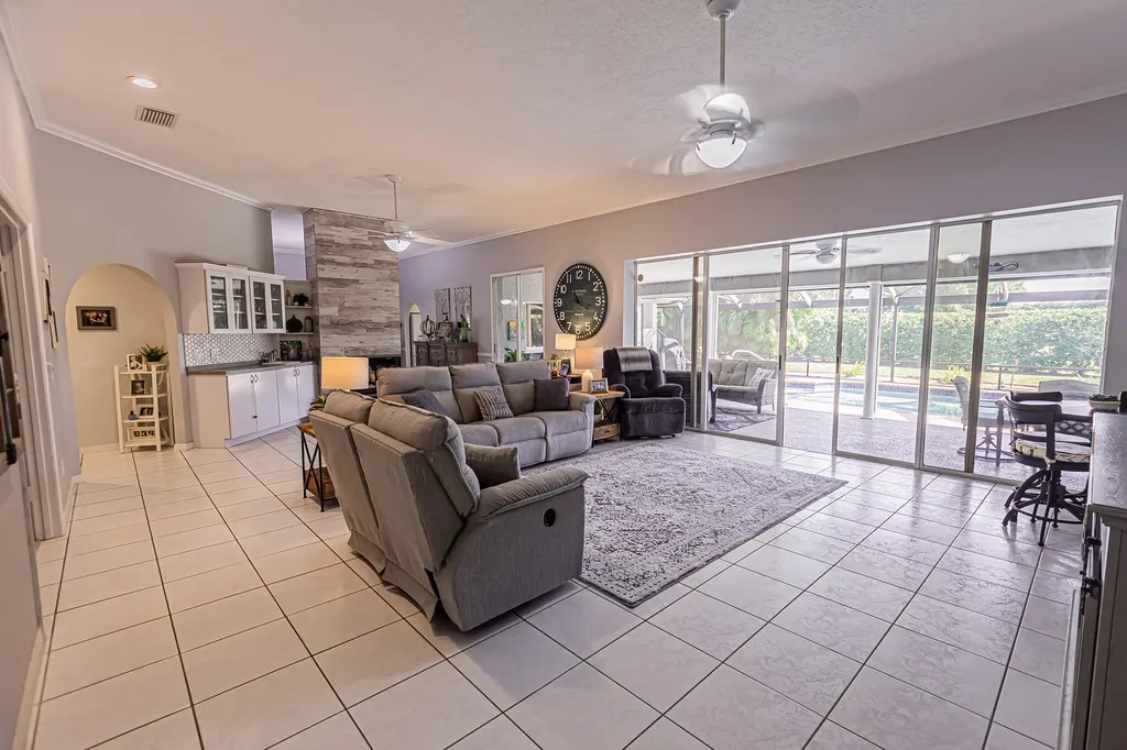 1375 SW Bent Pine Cove Port St Lucie FL 34986