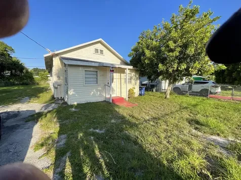 1610 N 14th Street Fort Pierce FL 34950