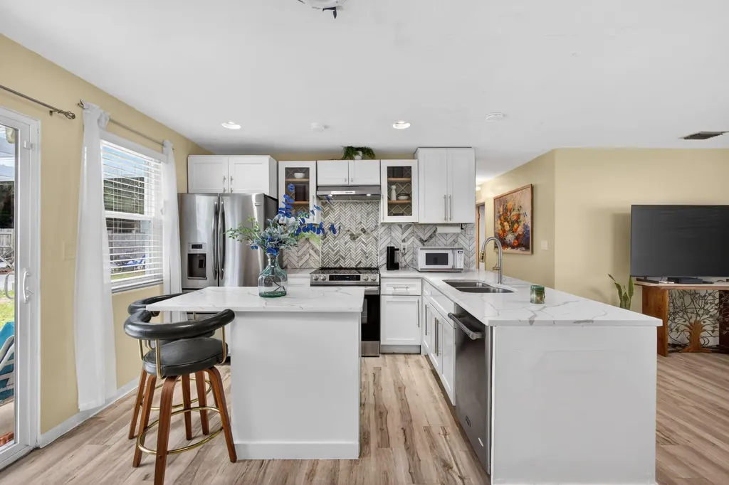 140 W 31st Court Riviera Beach FL 33404