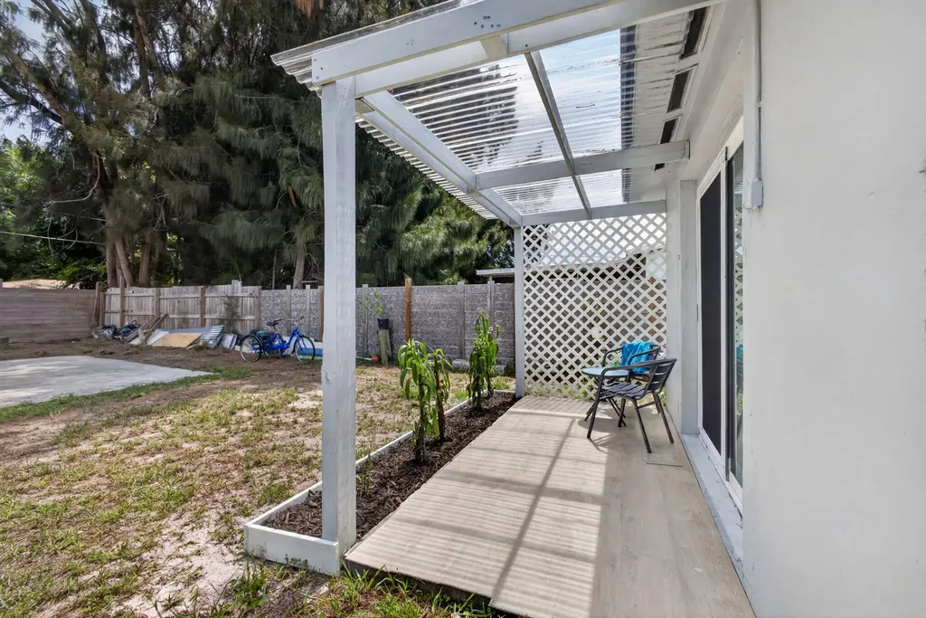 140 W 31st Court Riviera Beach FL 33404
