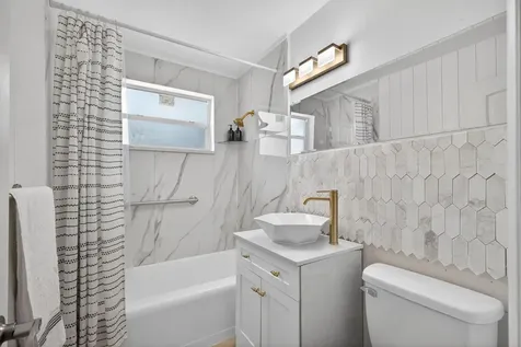 140 W 31st Court Riviera Beach FL 33404