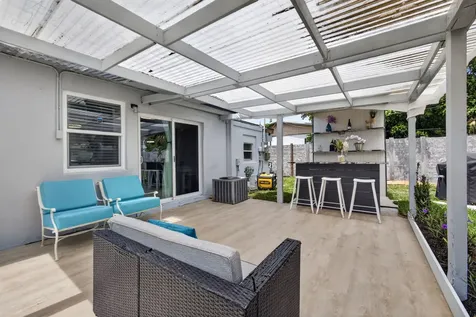 140 W 31st Court Riviera Beach FL 33404