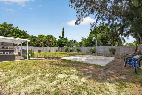 140 W 31st Court Riviera Beach FL 33404