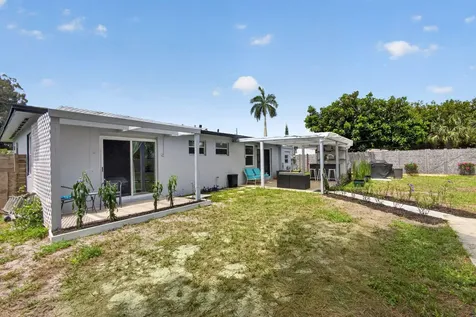 140 W 31st Court Riviera Beach FL 33404