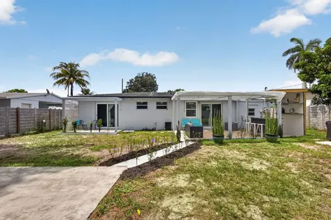 140 W 31st Court Riviera Beach FL 33404