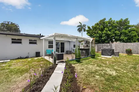 140 W 31st Court Riviera Beach FL 33404
