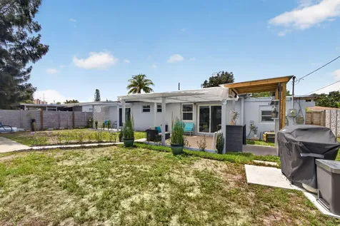140 W 31st Court Riviera Beach FL 33404