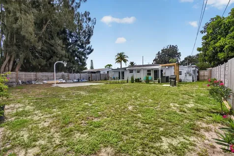 140 W 31st Court Riviera Beach FL 33404