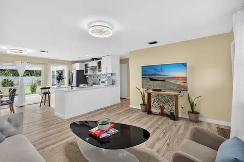 140 W 31st Court Riviera Beach FL 33404
