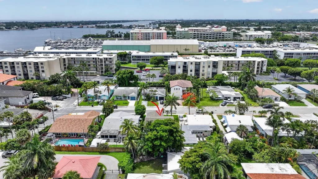 70 18th Avenue S Lake Worth Beach FL 33460