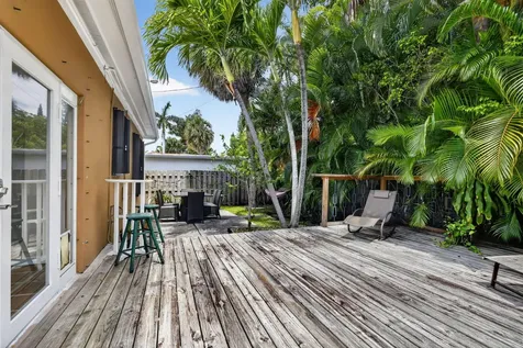 70 18th Avenue S Lake Worth Beach FL 33460