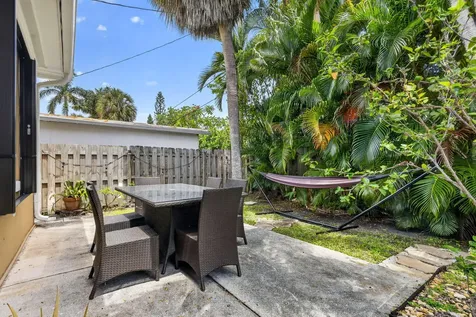 70 18th Avenue S Lake Worth Beach FL 33460