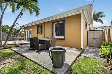 70 18th Avenue S Lake Worth Beach FL 33460