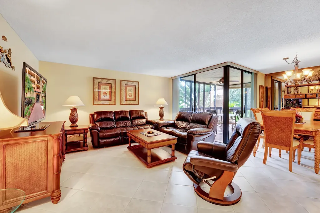 450 Egret Circle Delray Beach FL 33444