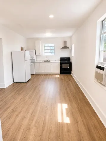 528 SW 3rd Street Miami FL 33130