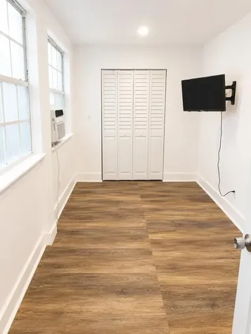 528 SW 3rd Street Miami FL 33130