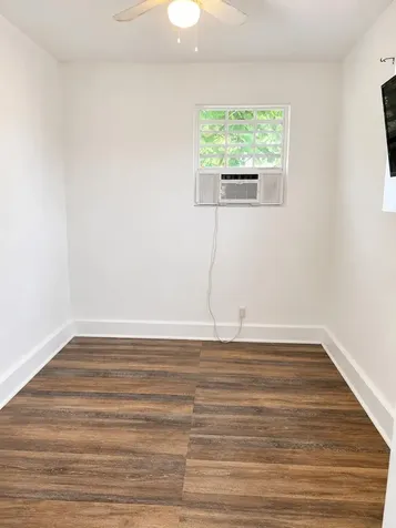 528 SW 3rd Street Miami FL 33130