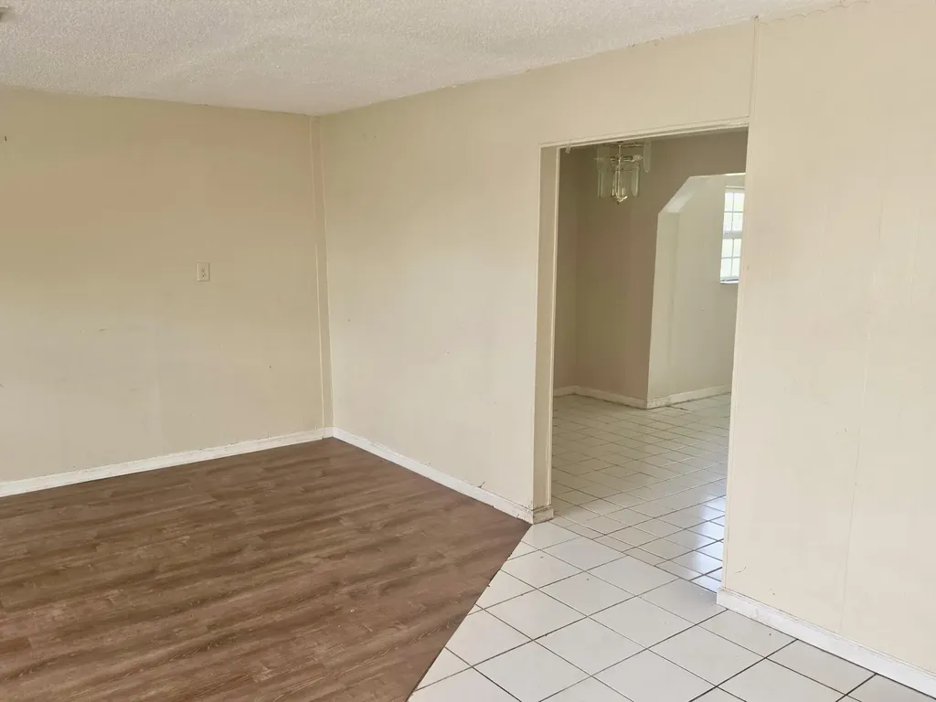 1216 Giller Avenue Mangonia Park FL 33407