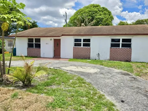 1216 Giller Avenue Mangonia Park FL 33407