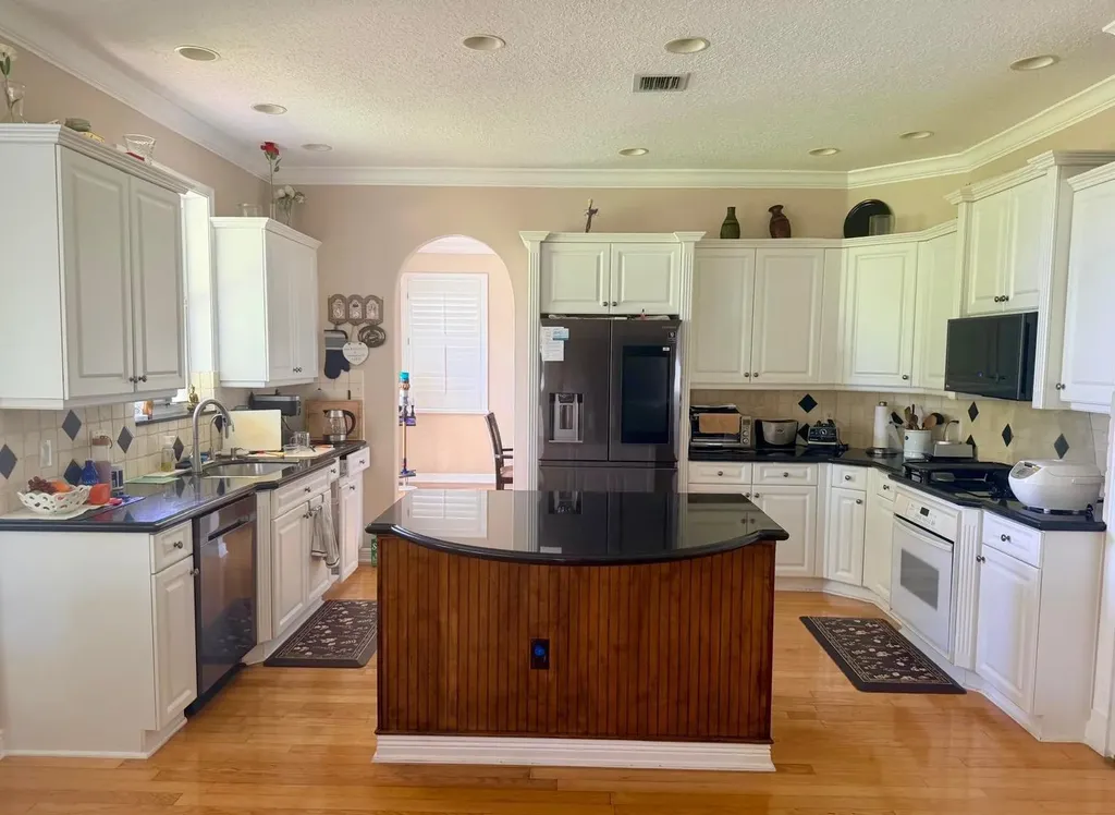 2285 Ridgewood Circle Royal Palm Beach FL 33411