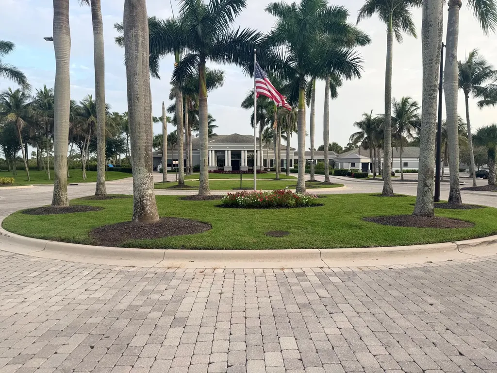 2285 Ridgewood Circle Royal Palm Beach FL 33411