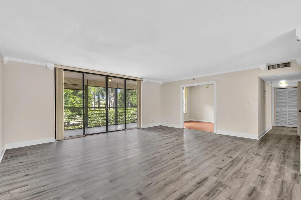 7564 Regency Lake Drive Boca Raton FL 33433