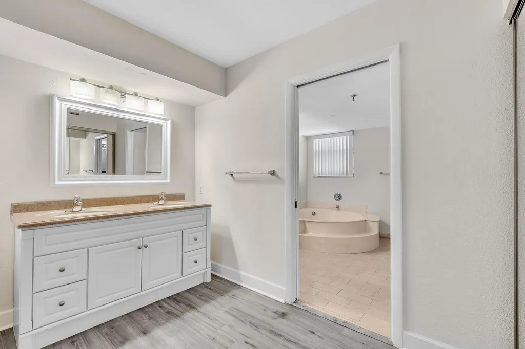 7564 Regency Lake Drive Boca Raton FL 33433