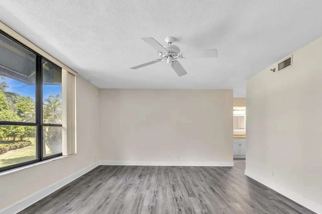 7564 Regency Lake Drive Boca Raton FL 33433