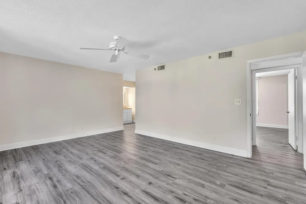 7564 Regency Lake Drive Boca Raton FL 33433