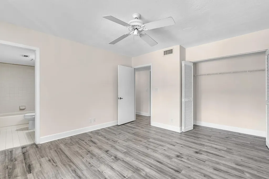 7564 Regency Lake Drive Boca Raton FL 33433