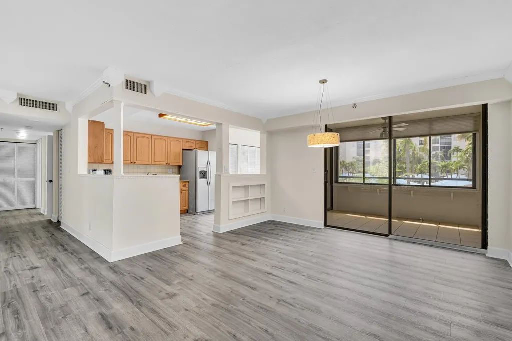 7564 Regency Lake Drive Boca Raton FL 33433