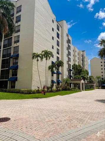 7564 Regency Lake Drive Boca Raton FL 33433