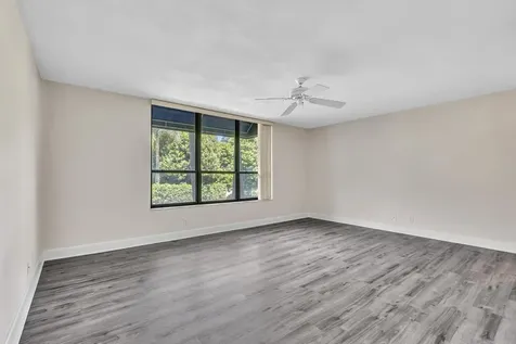 7564 Regency Lake Drive Boca Raton FL 33433