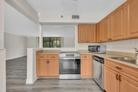 7564 Regency Lake Drive Boca Raton FL 33433