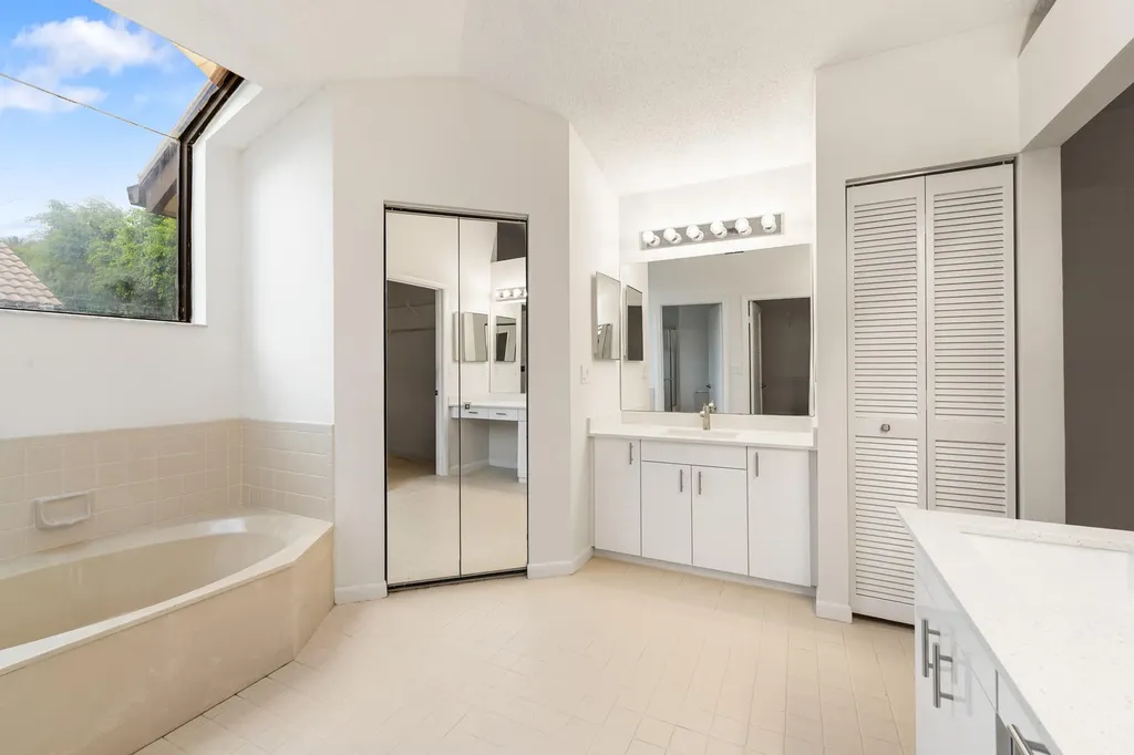 7219 Le Chalet Boulevard Boynton Beach FL 33472