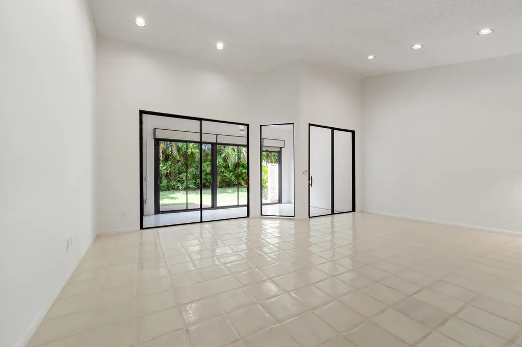 7219 Le Chalet Boulevard Boynton Beach FL 33472