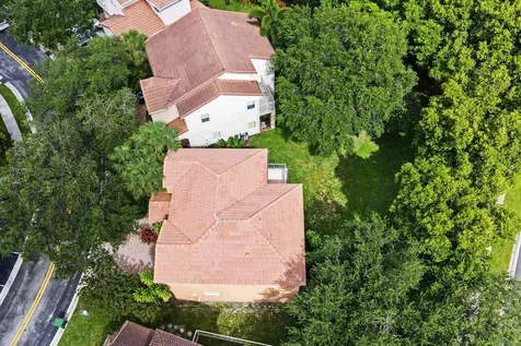 2110 NW 75th Way Pembroke Pines FL 33024