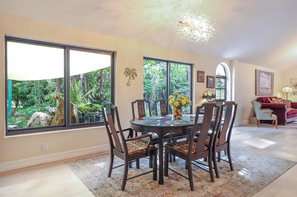 8259 155th Place N Palm Beach Gardens FL 33418