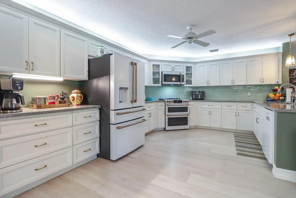 8259 155th Place N Palm Beach Gardens FL 33418