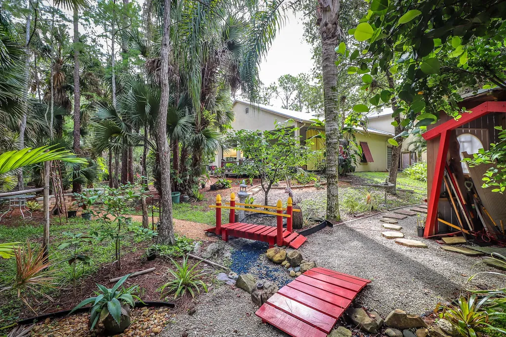 8259 155th Place N Palm Beach Gardens FL 33418