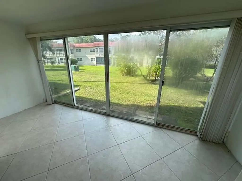 21 Abbey Lane Delray Beach FL 33446