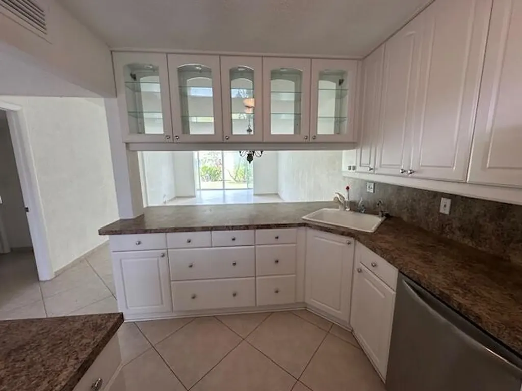 21 Abbey Lane Delray Beach FL 33446