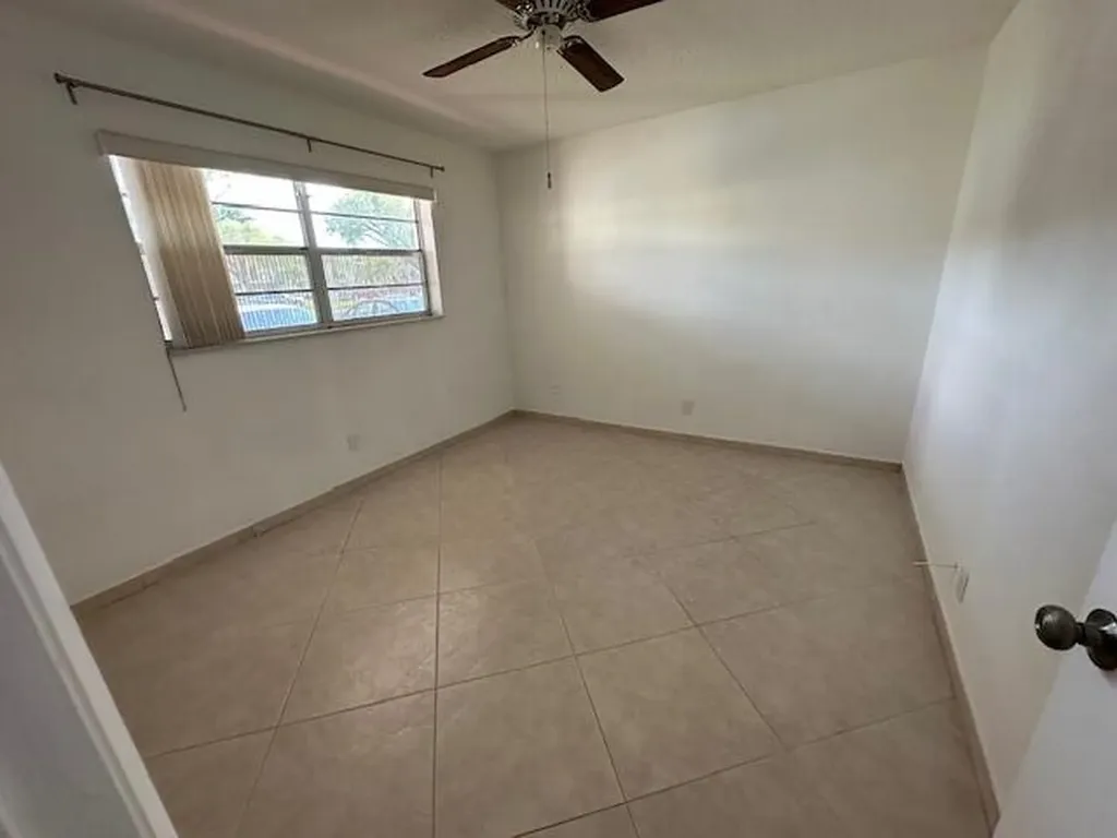 21 Abbey Lane Delray Beach FL 33446