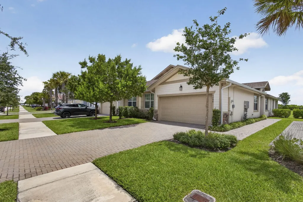 1290 Tangled Orchard Trace Loxahatchee FL 33470