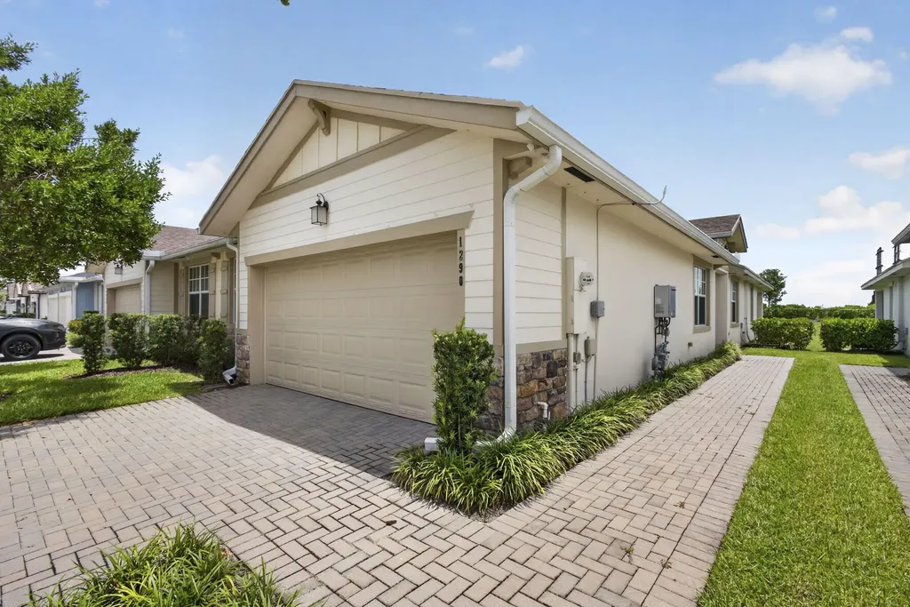 1290 Tangled Orchard Trace Loxahatchee FL 33470