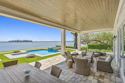 1505 W Camino Del Rio Vero Beach FL 32963