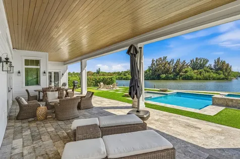 1505 W Camino Del Rio Vero Beach FL 32963