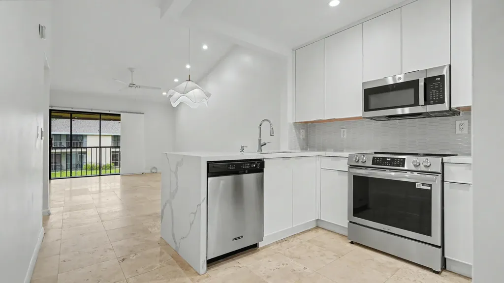 3939 NE 5th Avenue Boca Raton FL 33431