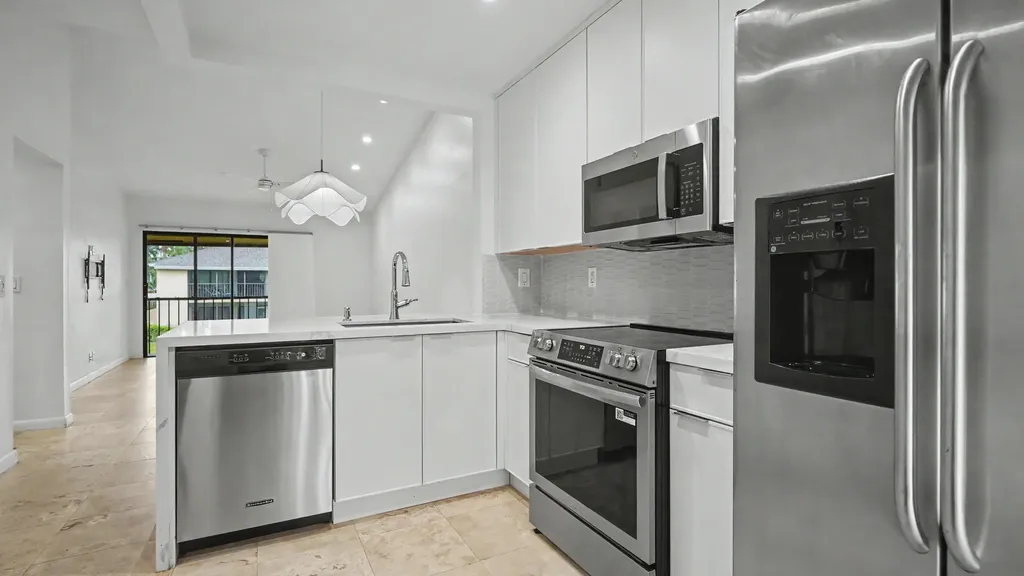 3939 NE 5th Avenue Boca Raton FL 33431